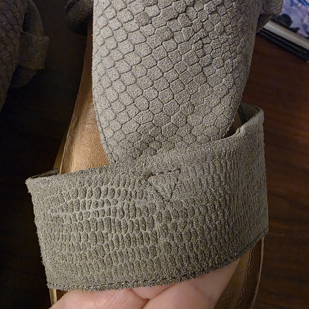 Women's Brown Sandals - Picture 10 of 11